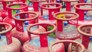 Centre extends Ujjwala Yojana, to provide 75 lakh free LPG connections till 2026